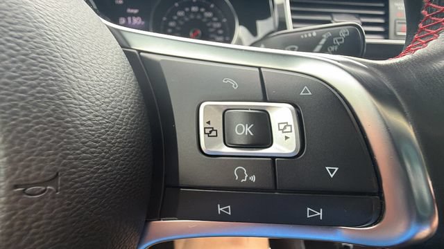 Used 2018 Volkswagen Golf 4-Door FWD image 27