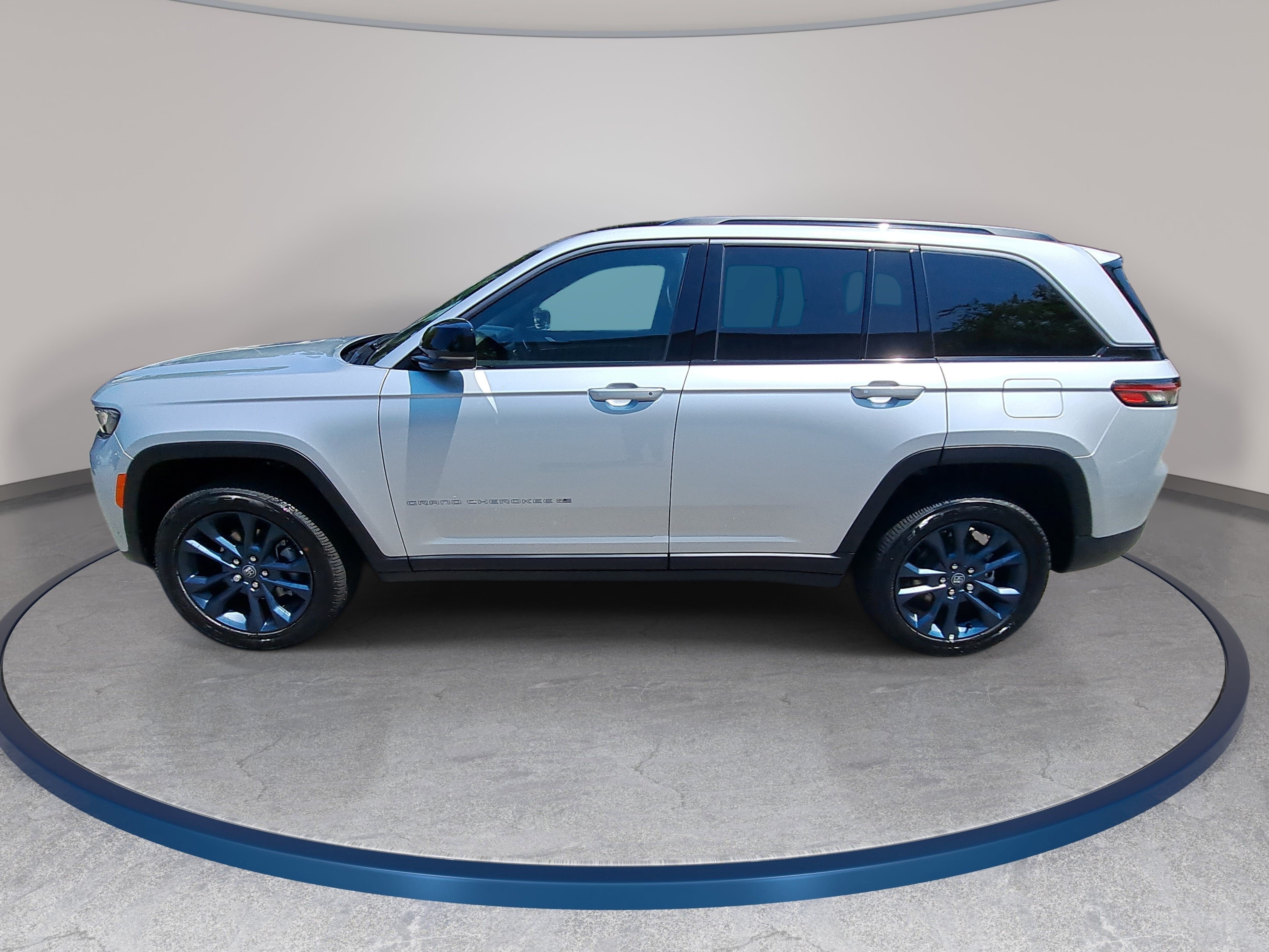 New 2026 Jeep Grand Cherokee Limited AWD/4WD image 8