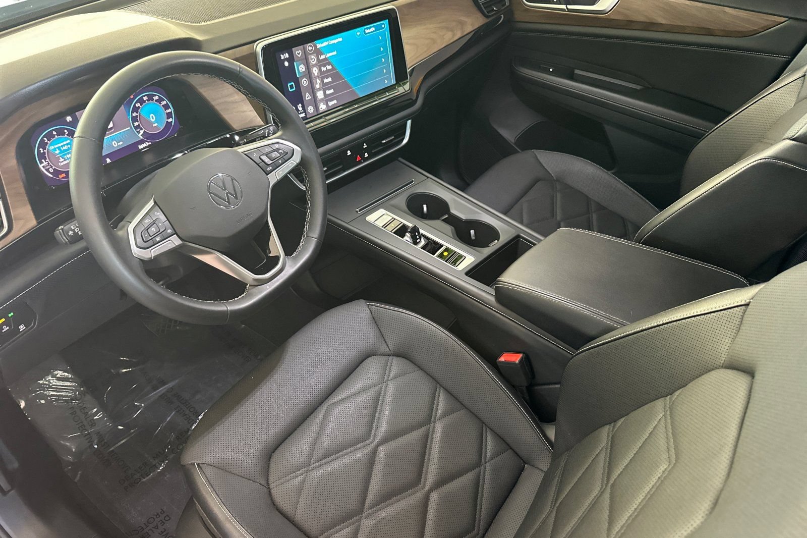 Used 2024 Volkswagen Atlas SE FWD image 10