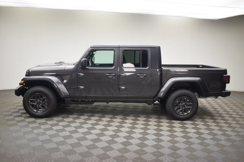 New 2026 Jeep Gladiator Sport AWD/4WD image 15