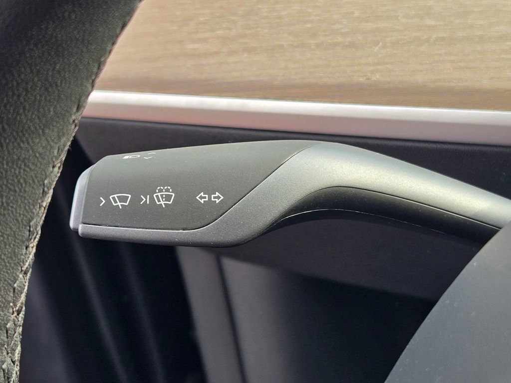 Used 2023 Tesla Model Y Long Range image 24