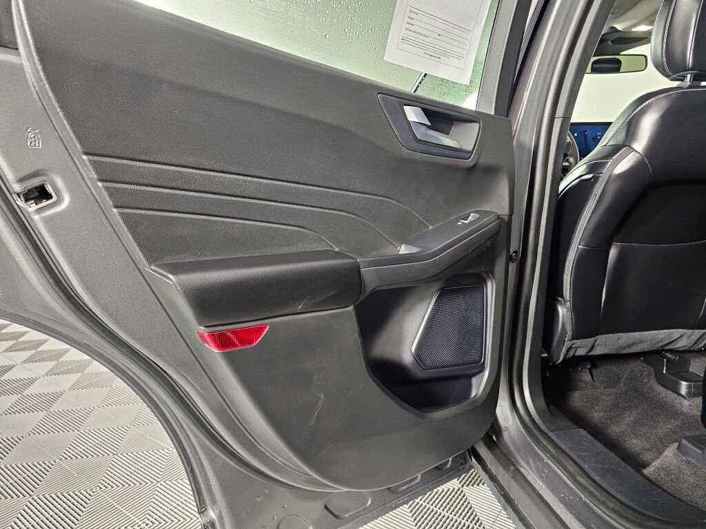 Used 2024 Ford Escape Platinum image 32
