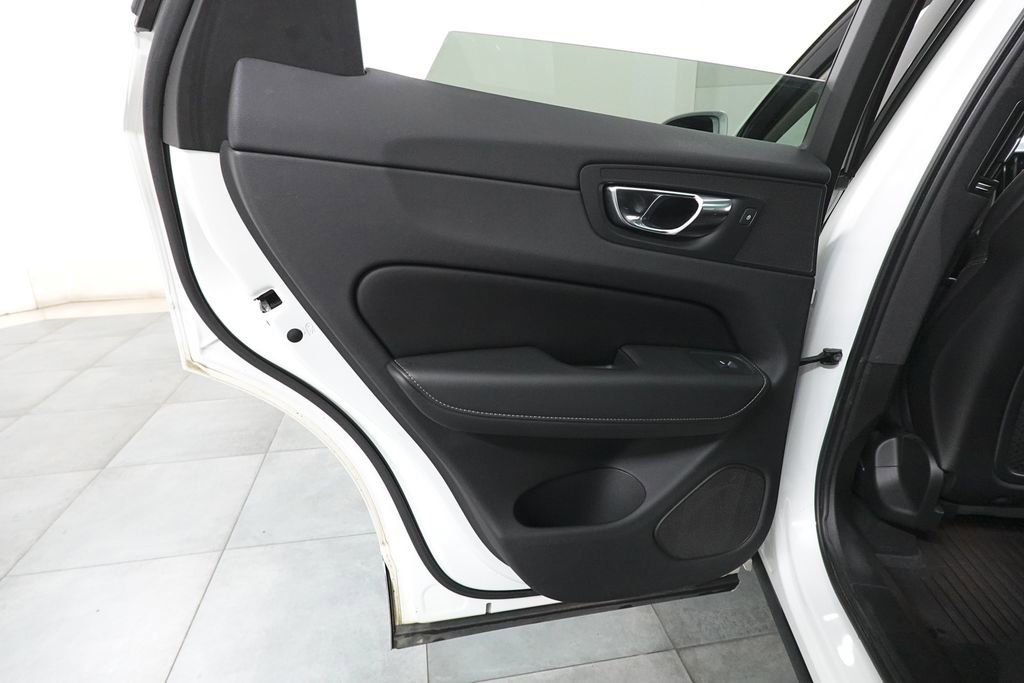 Used 2022 Volvo XC60 T8 Inscription w/ Advanced Package image 27