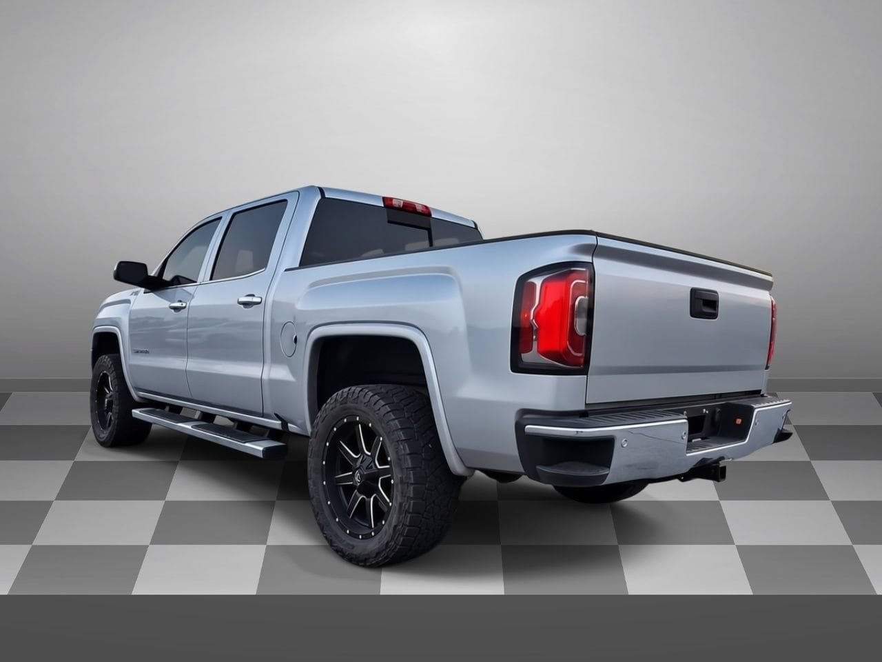 Used 2018 GMC Sierra 1500 SLT AWD/4WD image 4