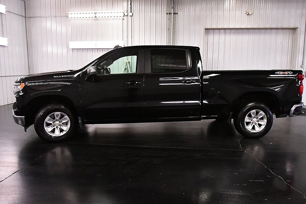 Used 2023 Chevrolet Silverado 1500 LT w/ Protection Package image 4