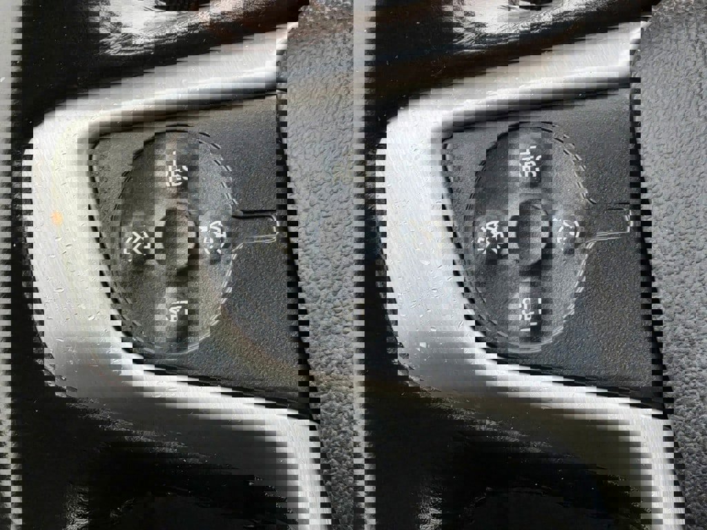 Used 2017 GMC Canyon SLT image 20