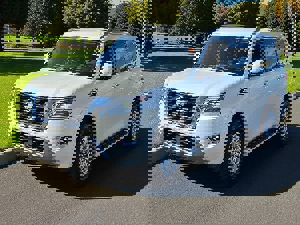 Used 2023 Nissan Armada SV image 4