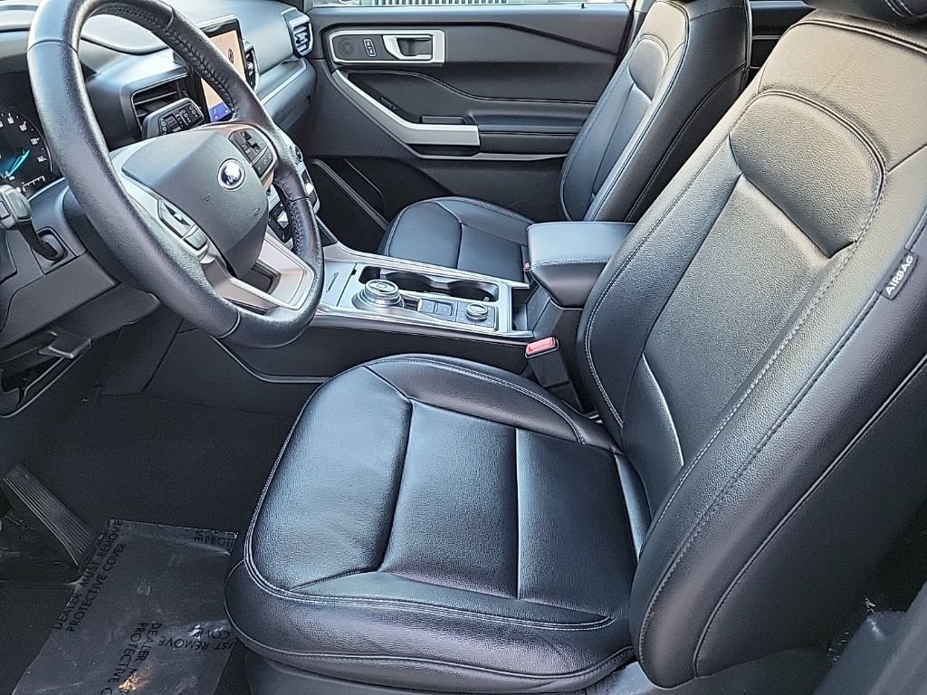 Used 2021 Ford Explorer XLT w/ Equipment Group 202A AWD/4WD image 11