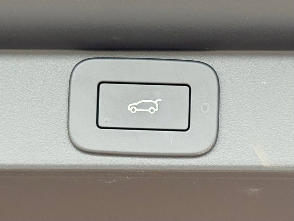 New 2025 Land Rover Range Rover SE image 40