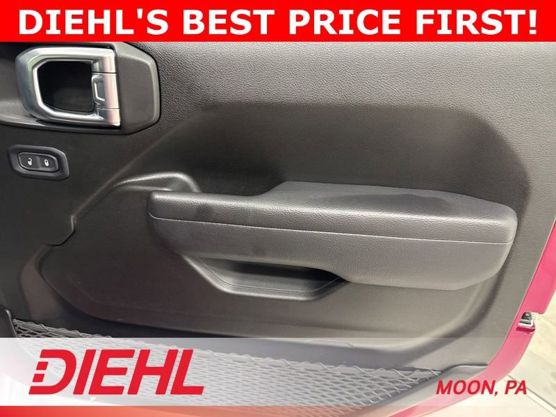 Used 2024 Jeep Gladiator Sport AWD/4WD image 15