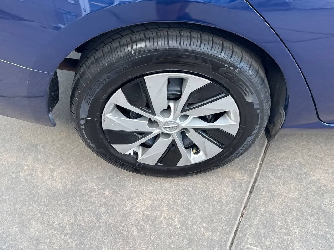 Used 2022 Nissan Altima 2.5 S FWD image 13