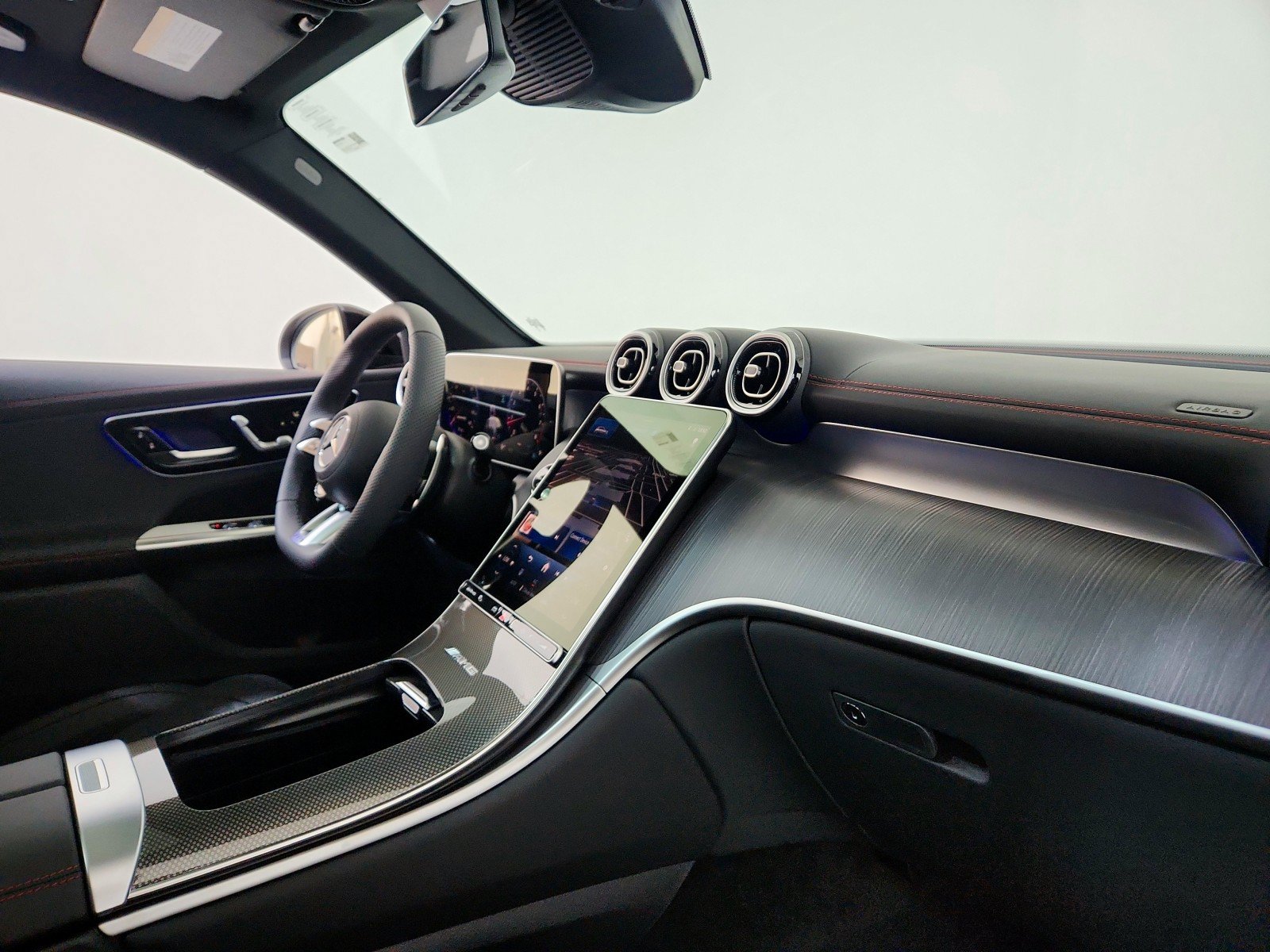 New 2026 Mercedes-Benz GLC 43 AMG 4MATIC image 9