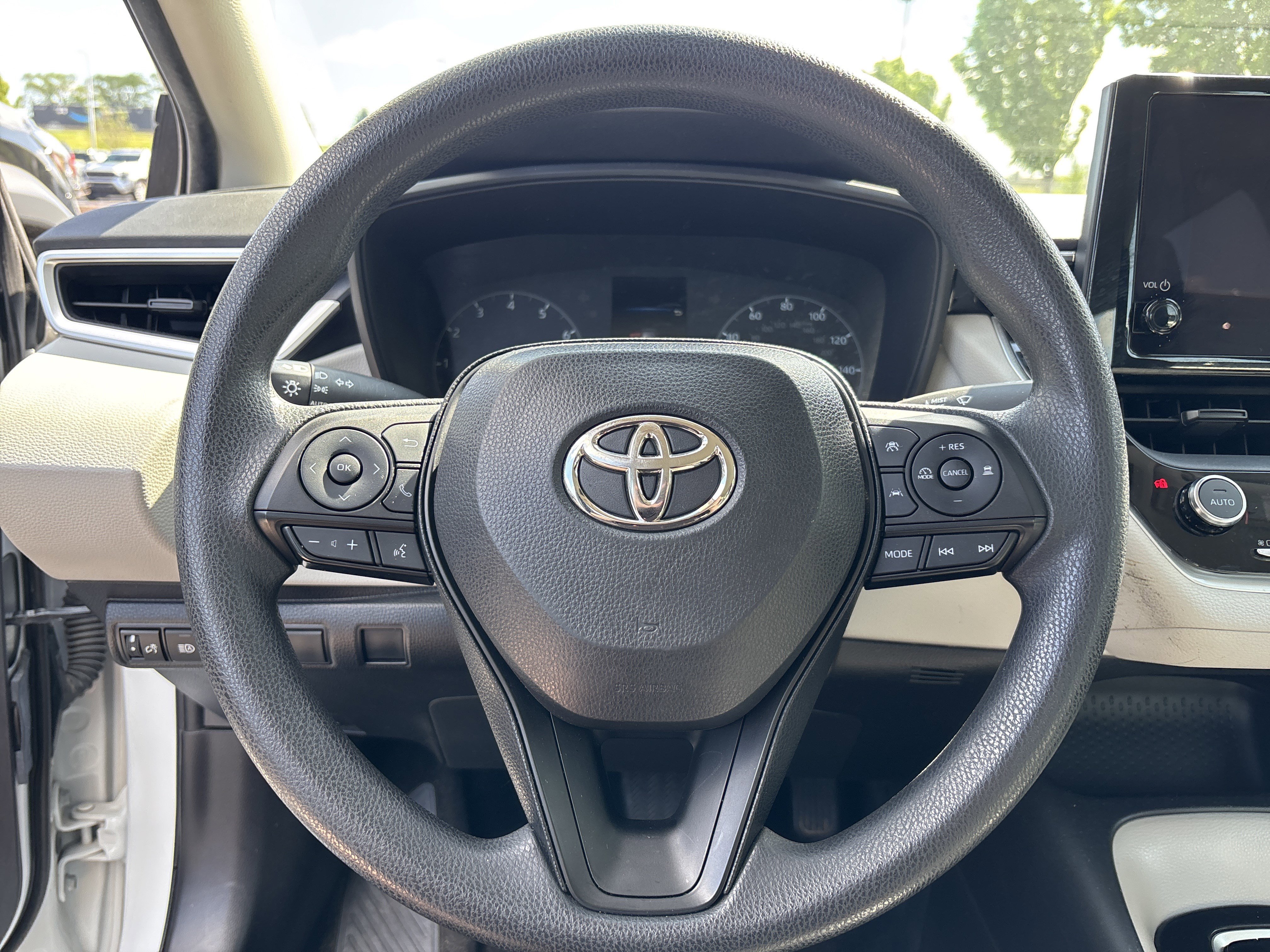 Used 2023 Toyota Corolla LE FWD image 17