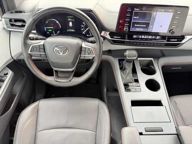 Used 2024 Toyota Sienna XSE FWD image 12