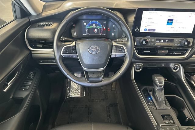 Certified 2025 Toyota Grand Highlander FWD image 18