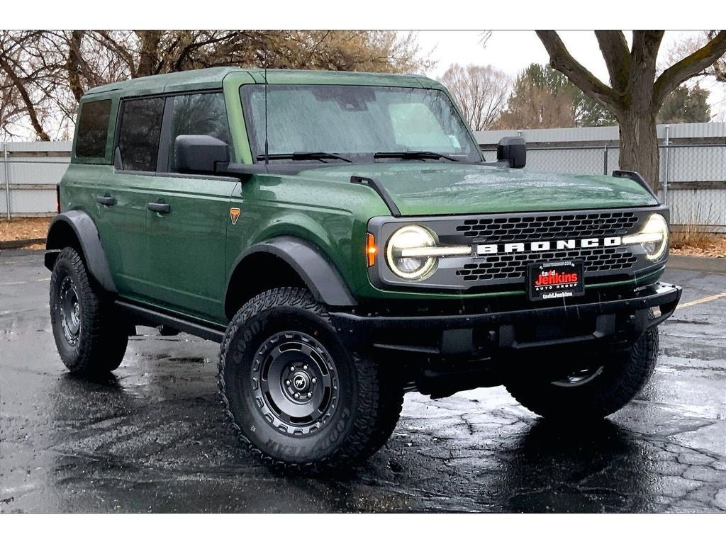New 2025 Ford Bronco Badlands w/ Sasquatch Package AWD/4WD image 2