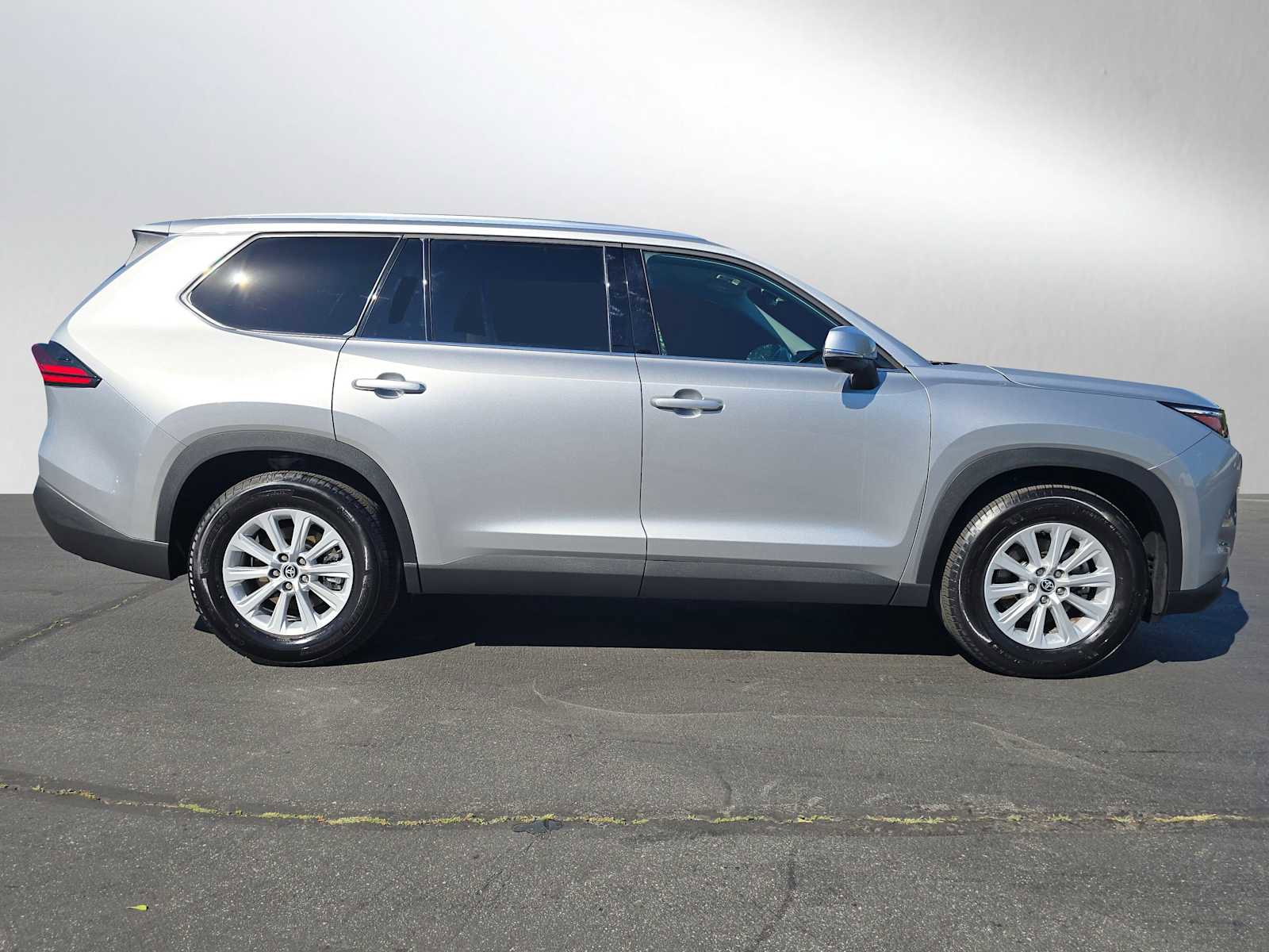 Certified 2025 Toyota Grand Highlander XLE image 2