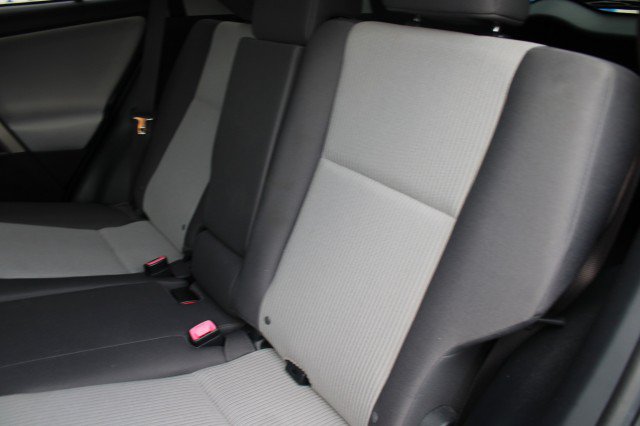 Used 2015 Toyota RAV4 LE FWD image 17