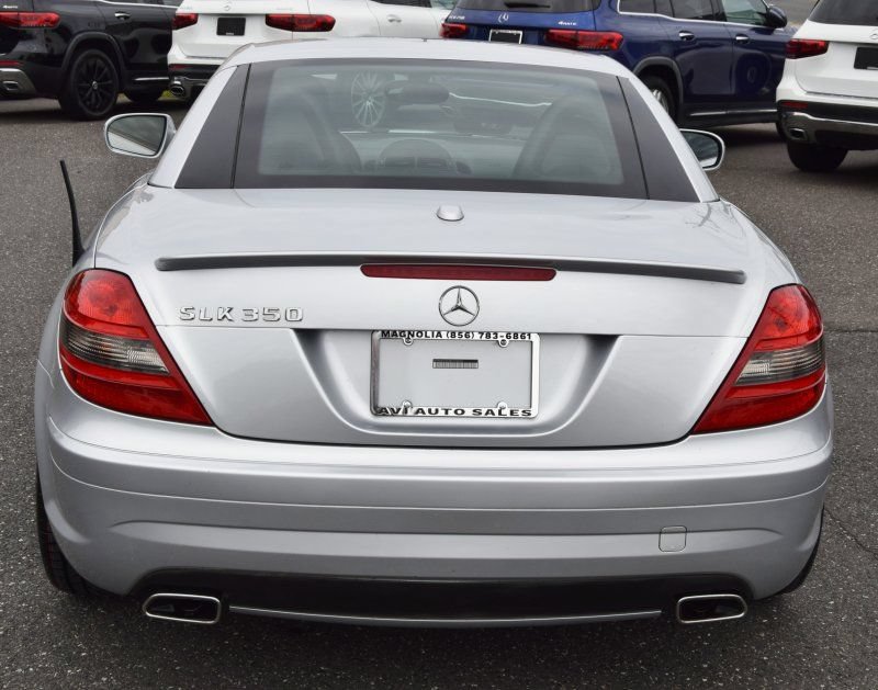 Used 2011 Mercedes-Benz SLK 350 image 9