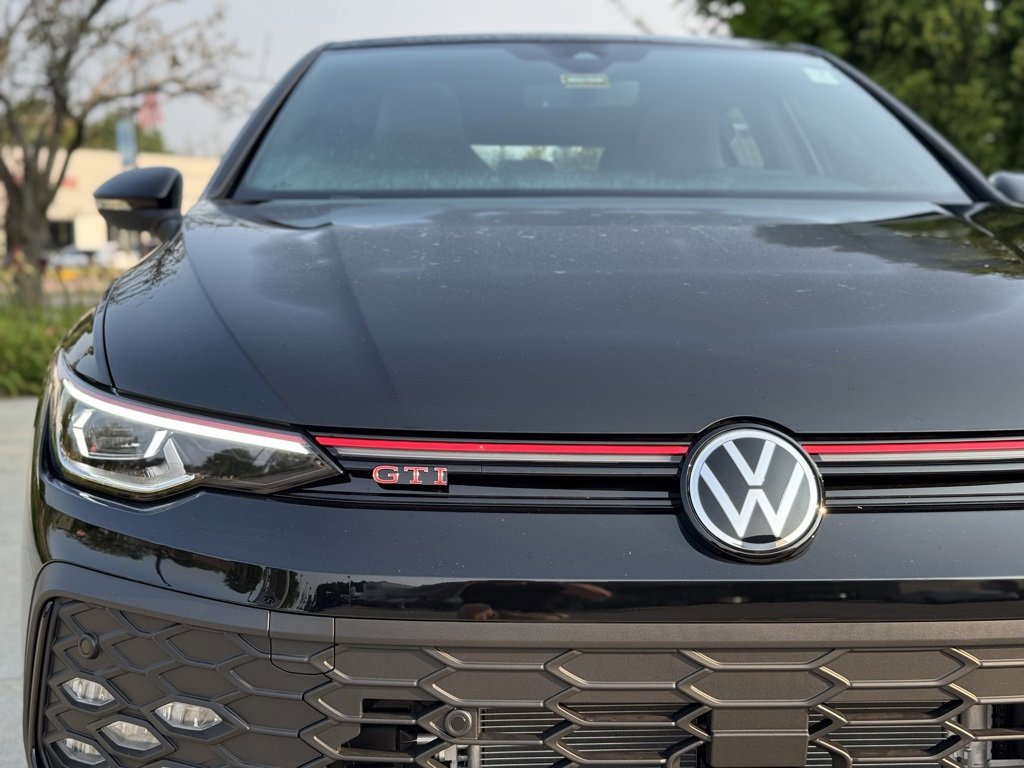 New 2025 Volkswagen GTI SE image 4