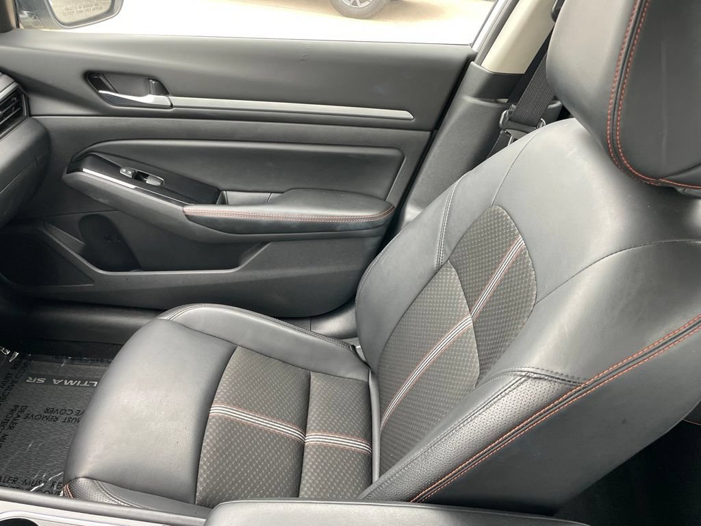 Used 2024 Nissan Altima 2.5 SR FWD image 16