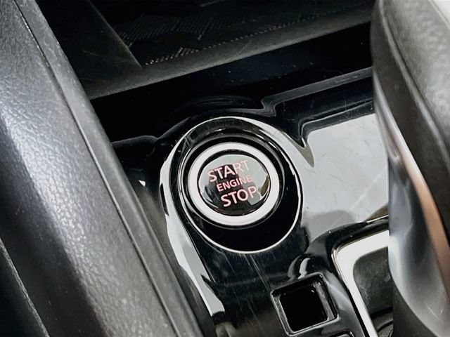 Used 2024 Nissan Versa SR FWD image 16