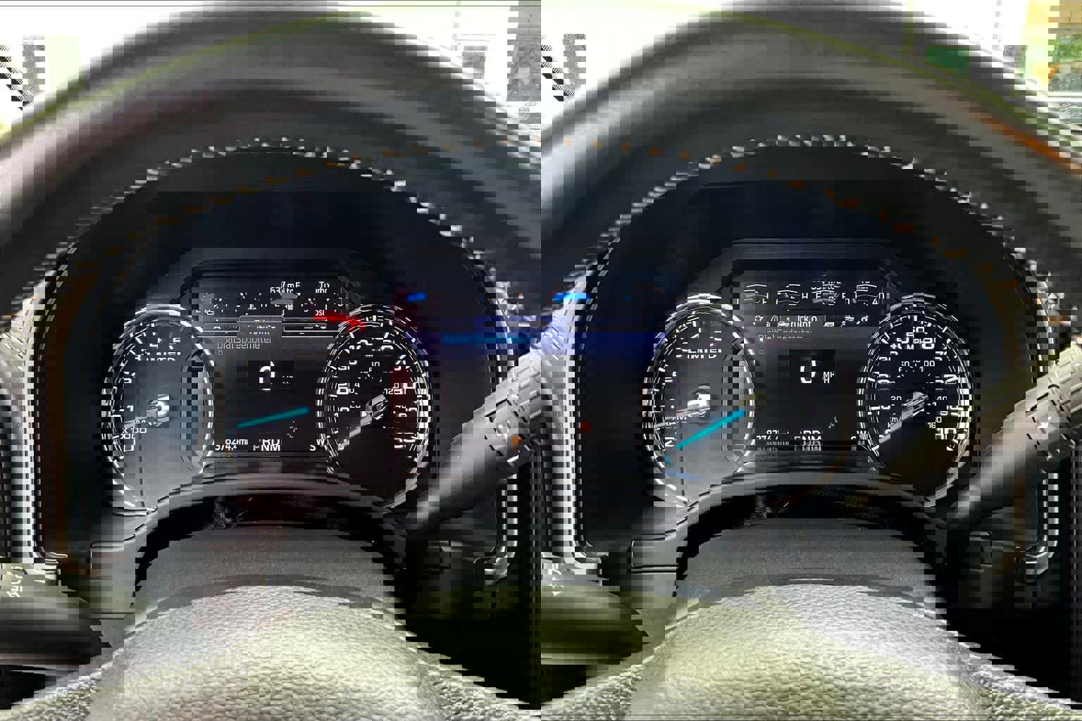 Used 2020 Ford F450 Limited w/ Snow Plow Prep Package image 26