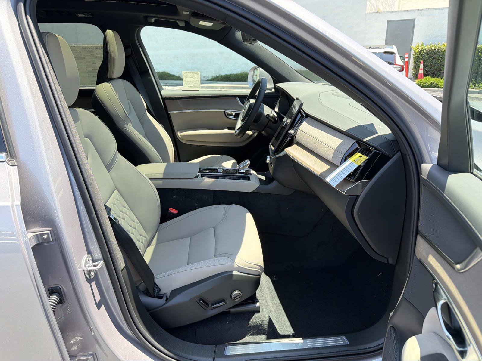 New 2026 Volvo XC90 T8 Plus AWD/4WD image 21