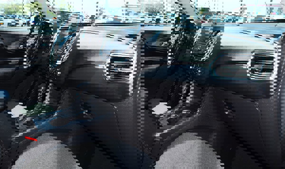 Used 2024 Chevrolet Equinox LT image 36