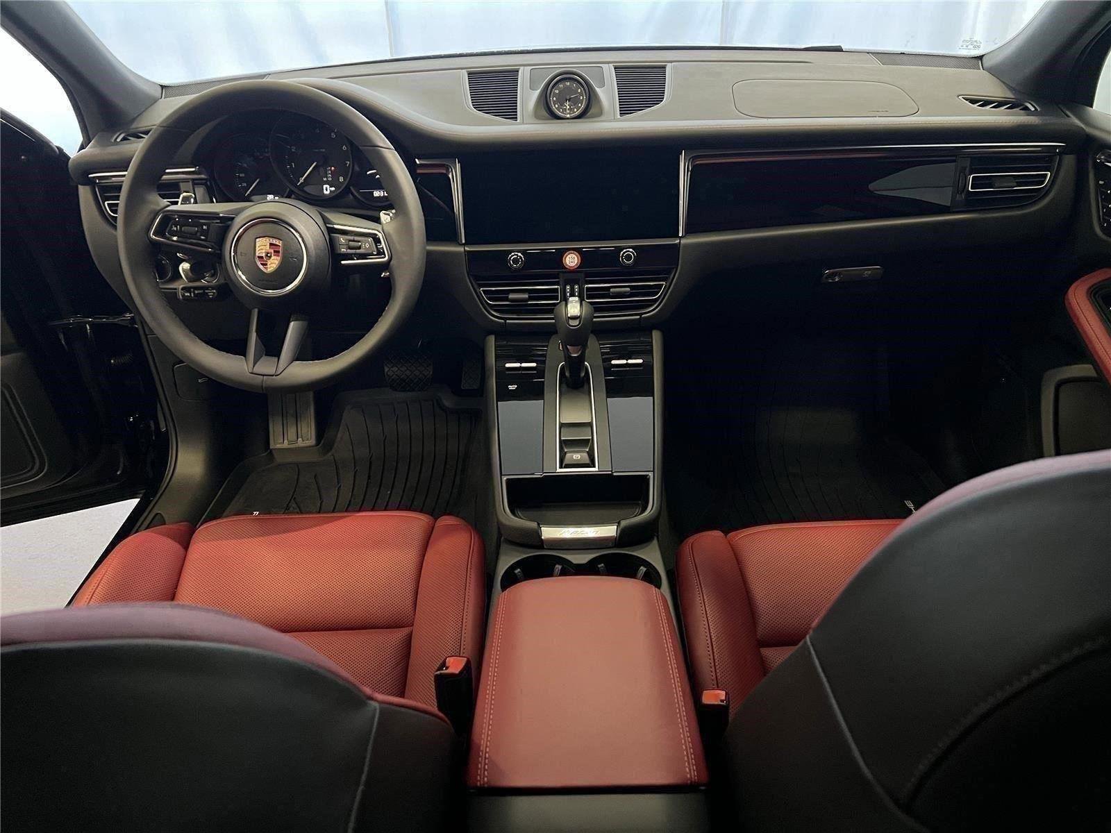 Used 2026 Porsche Macan image 17