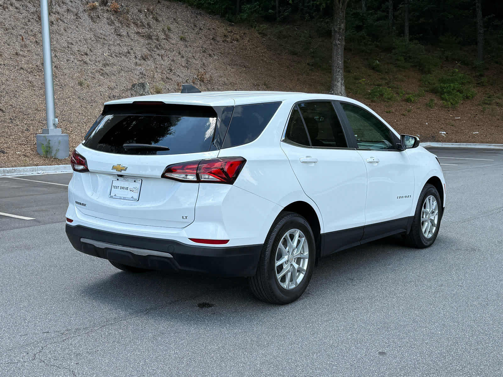 Used 2023 Chevrolet Equinox LT FWD image 5