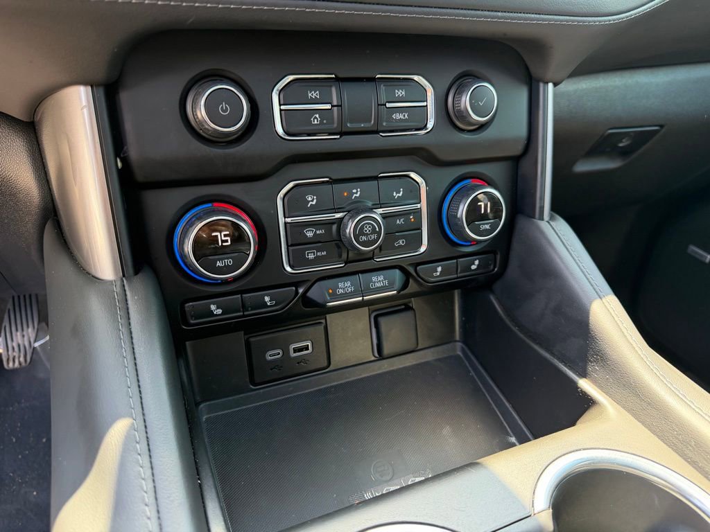Used 2024 Chevrolet Tahoe Z71 w/ Luxury Package image 29