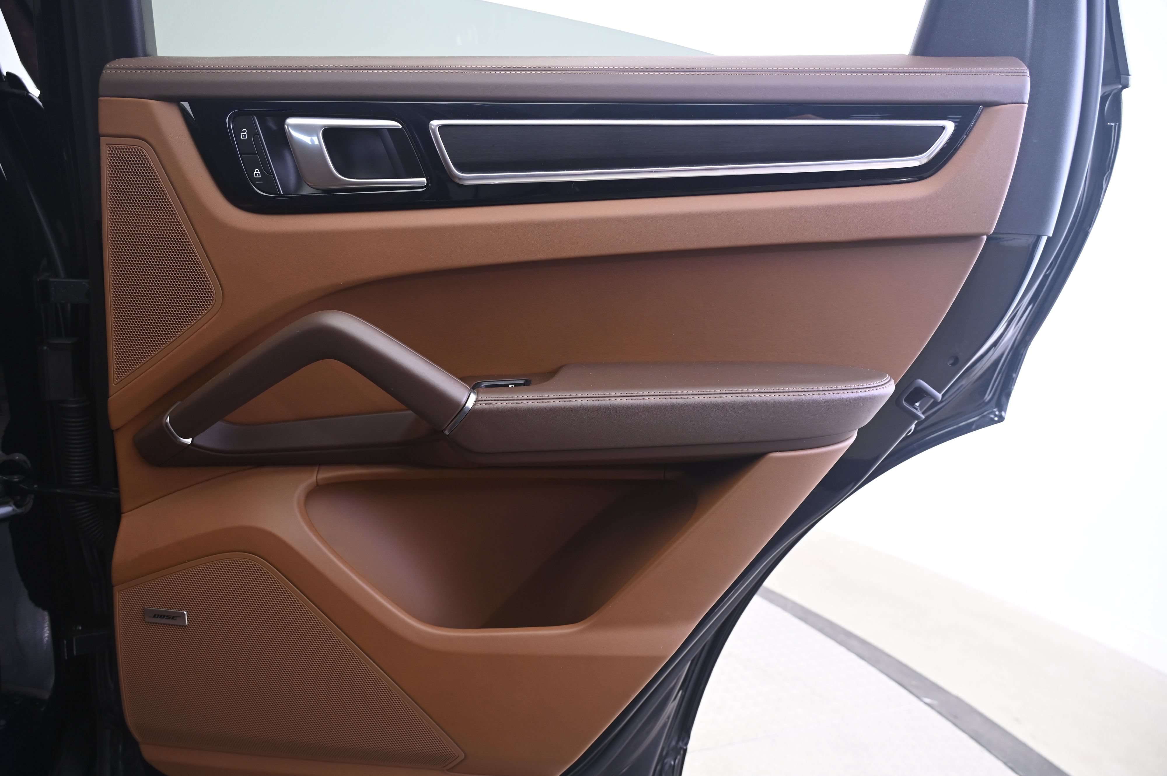 Certified 2023 Porsche Cayenne GTS AWD/4WD image 16