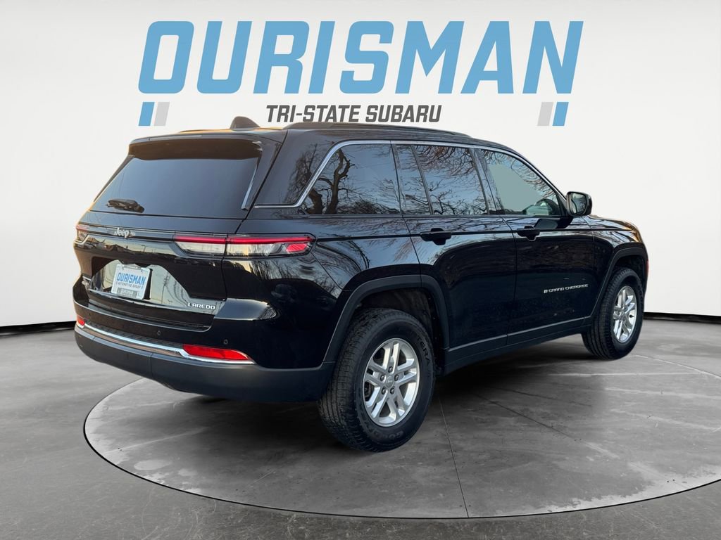 Used 2024 Jeep Grand Cherokee Laredo AWD/4WD image 6