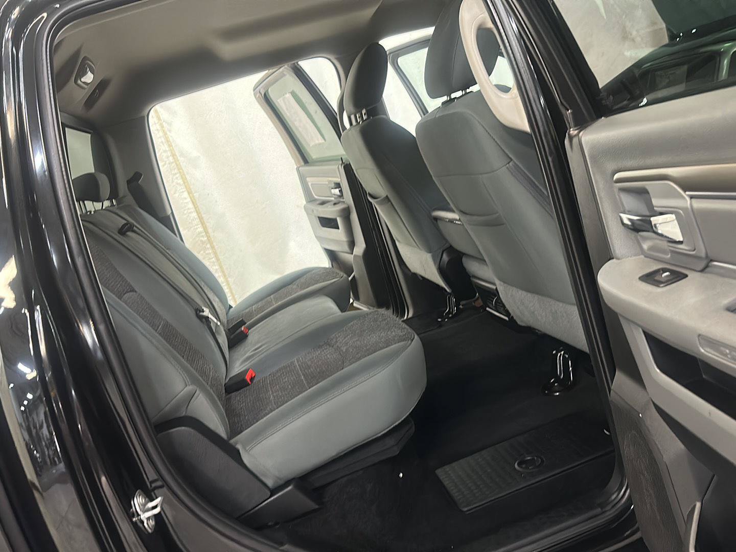 Certified 2017 RAM 1500 Big Horn AWD/4WD image 32