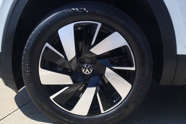 Used 2025 Volkswagen Atlas Cross Sport SE image 6