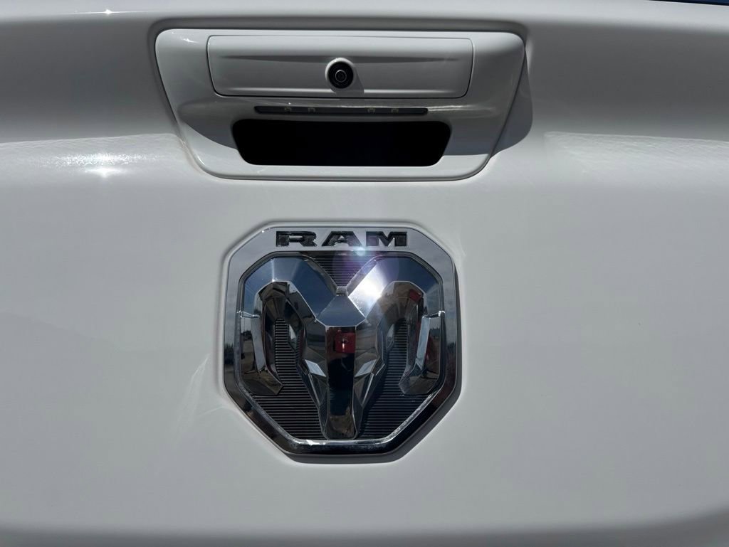 Used 2023 RAM 1500 Laramie AWD/4WD image 11