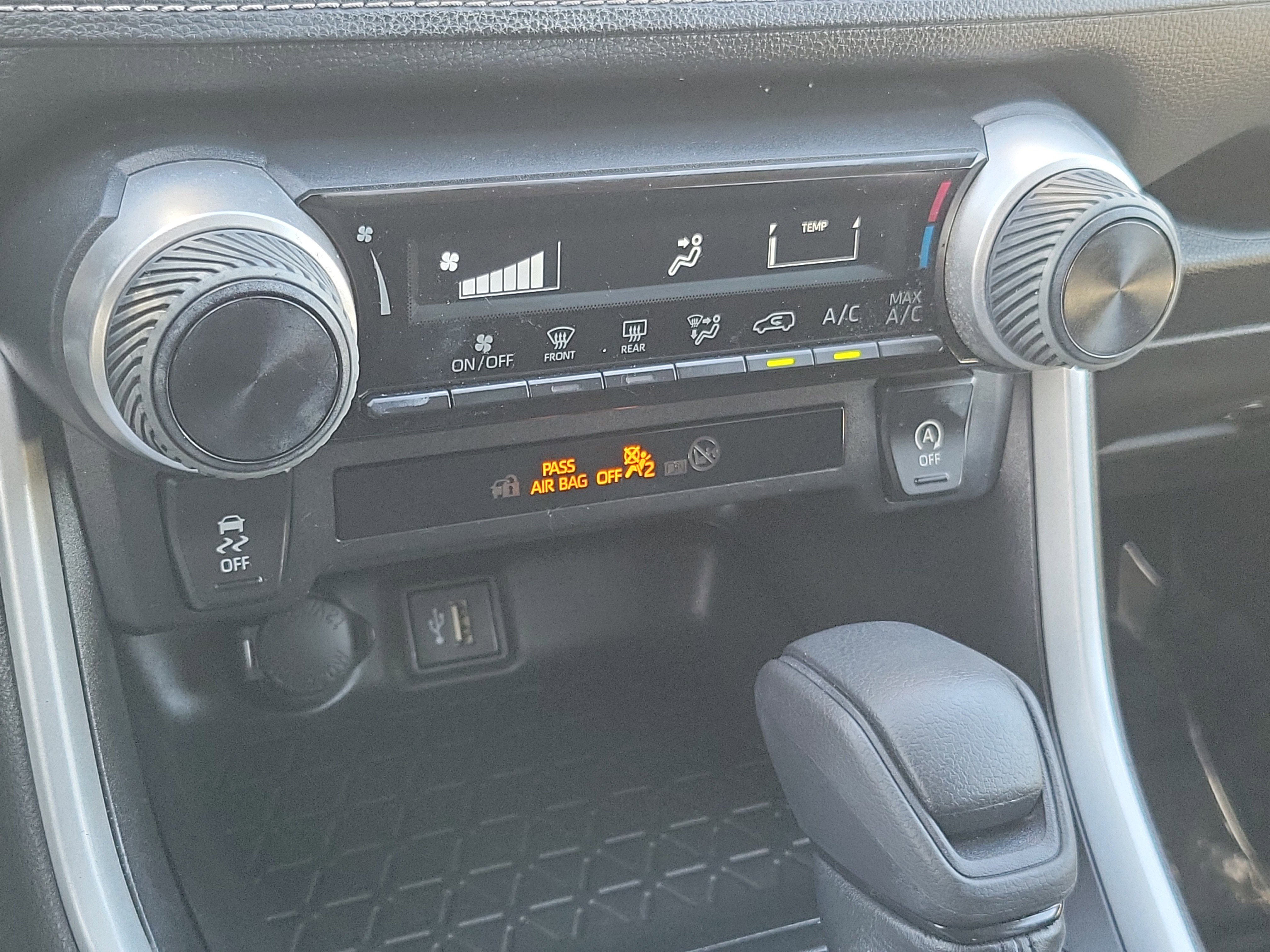 Certified 2023 Toyota RAV4 LE AWD/4WD image 29
