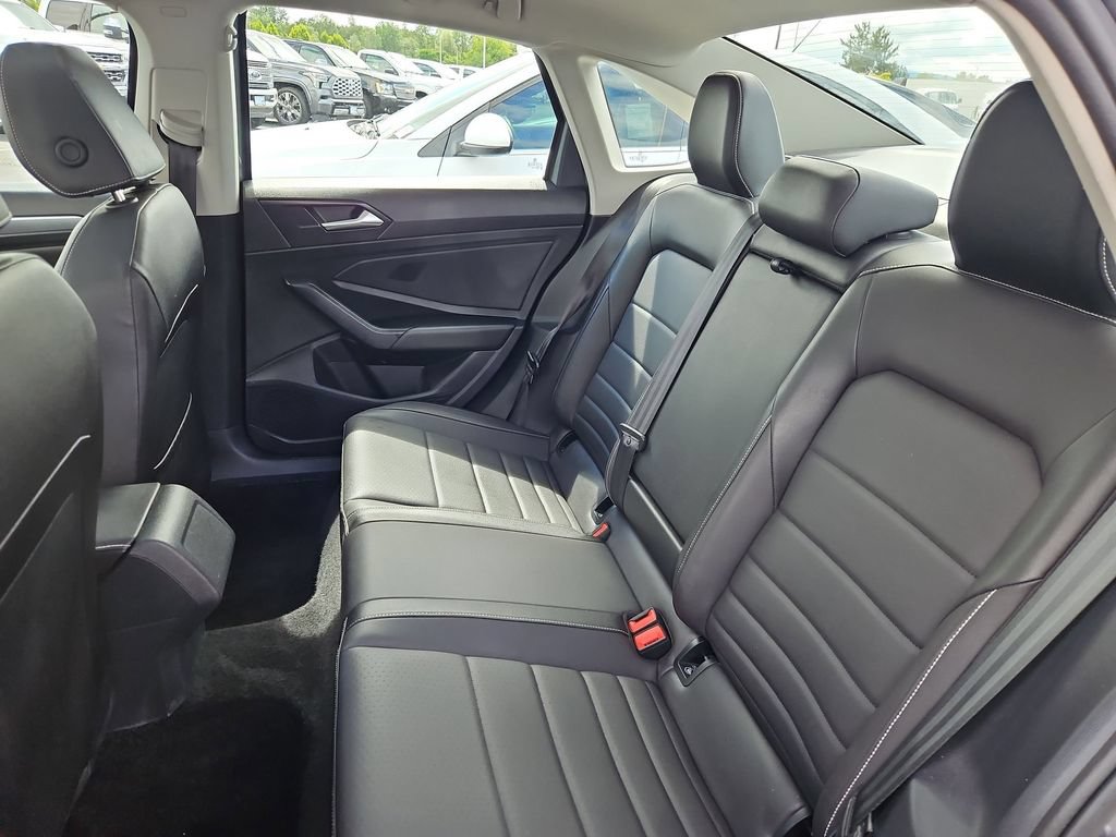 Used 2024 Volkswagen Jetta SE FWD image 23