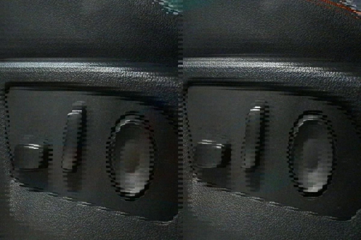 Used 2023 GMC Yukon XL AT4 w/ AT4 Premium Plus Package image 35