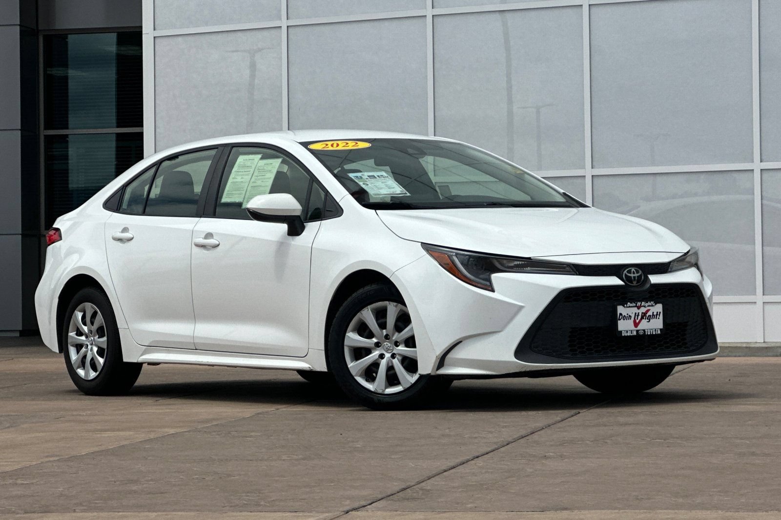 Used 2022 Toyota Corolla LE FWD video 2