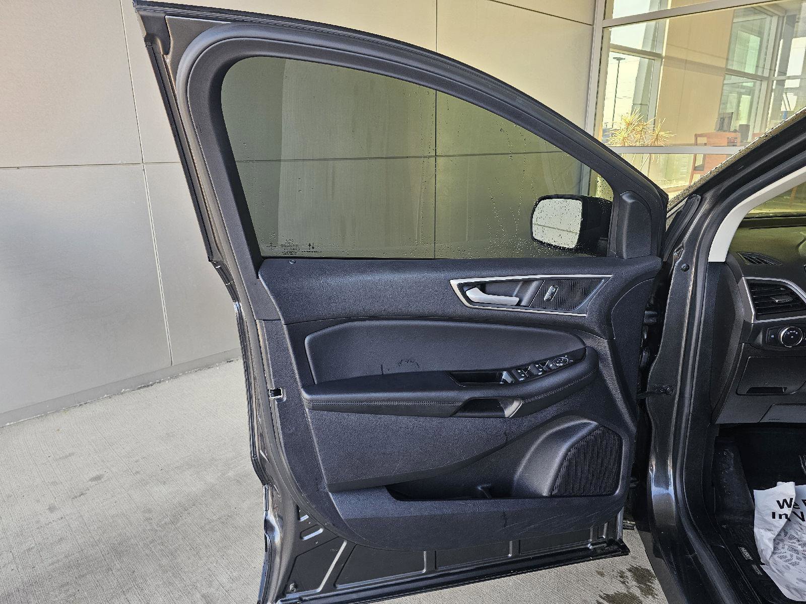 Used 2020 Ford Edge SEL w/ Convenience Package image 18