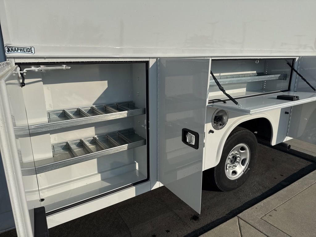 New 2024 GMC Savana 3500 w/ Power Convenience Package RWD image 5