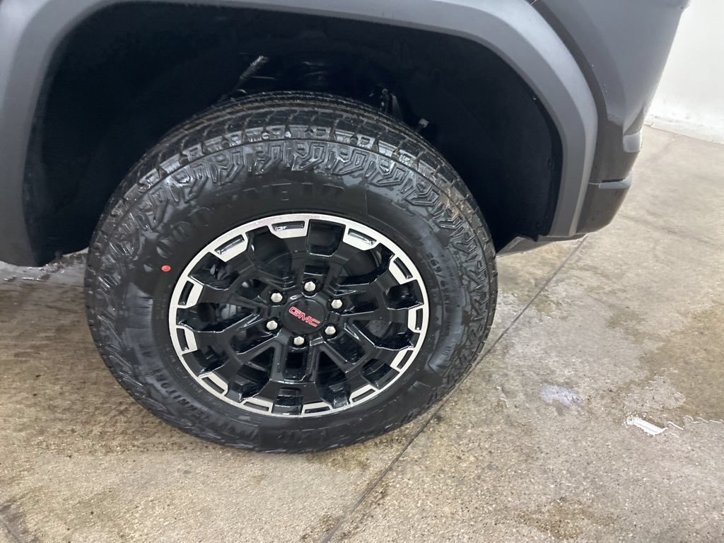 New 2026 GMC Canyon AT4 w/ AT4 Premium Package AWD/4WD image 15