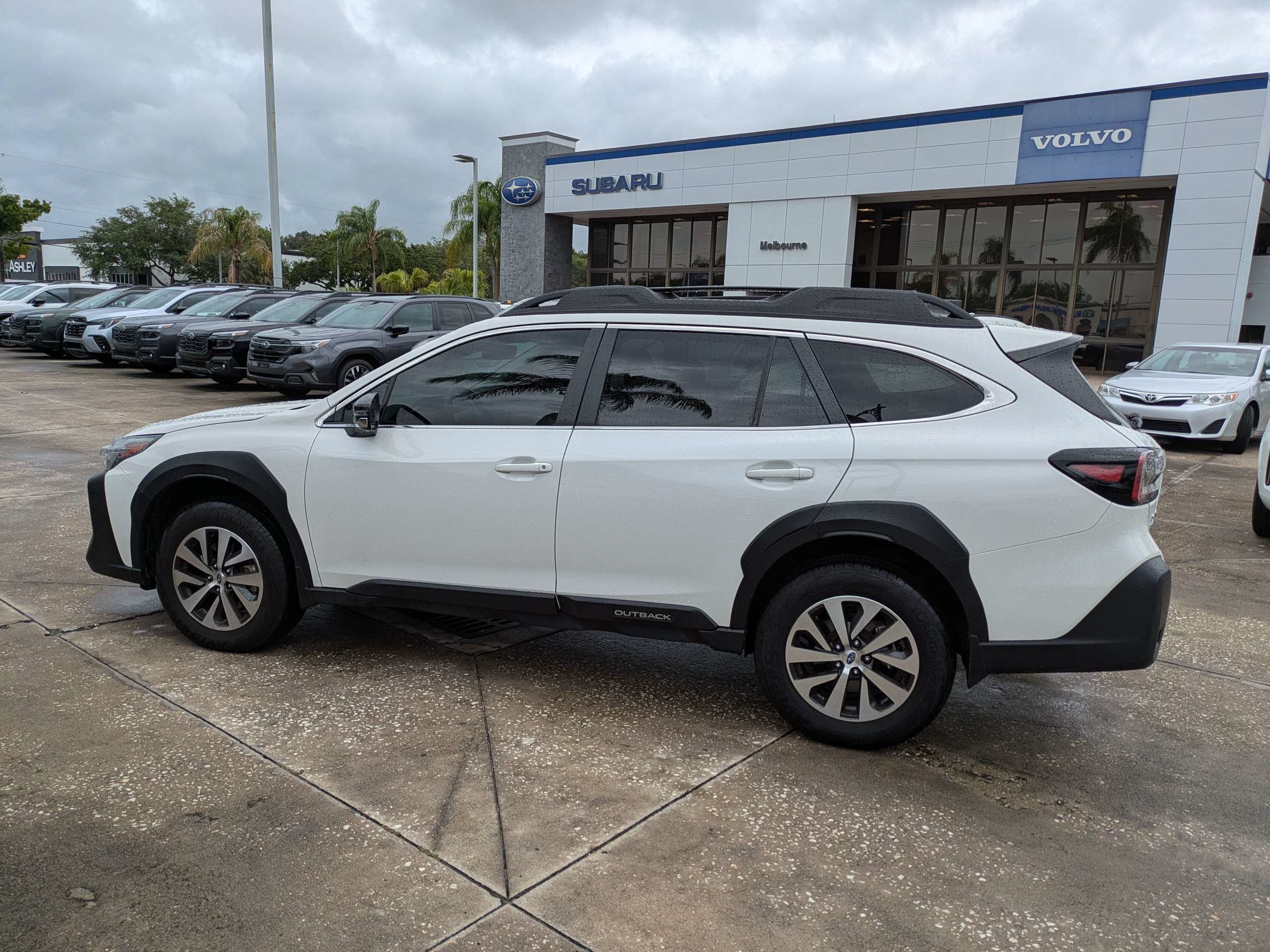 Used 2025 Subaru Outback Premium w/ Popular Package #1A AWD/4WD image 7