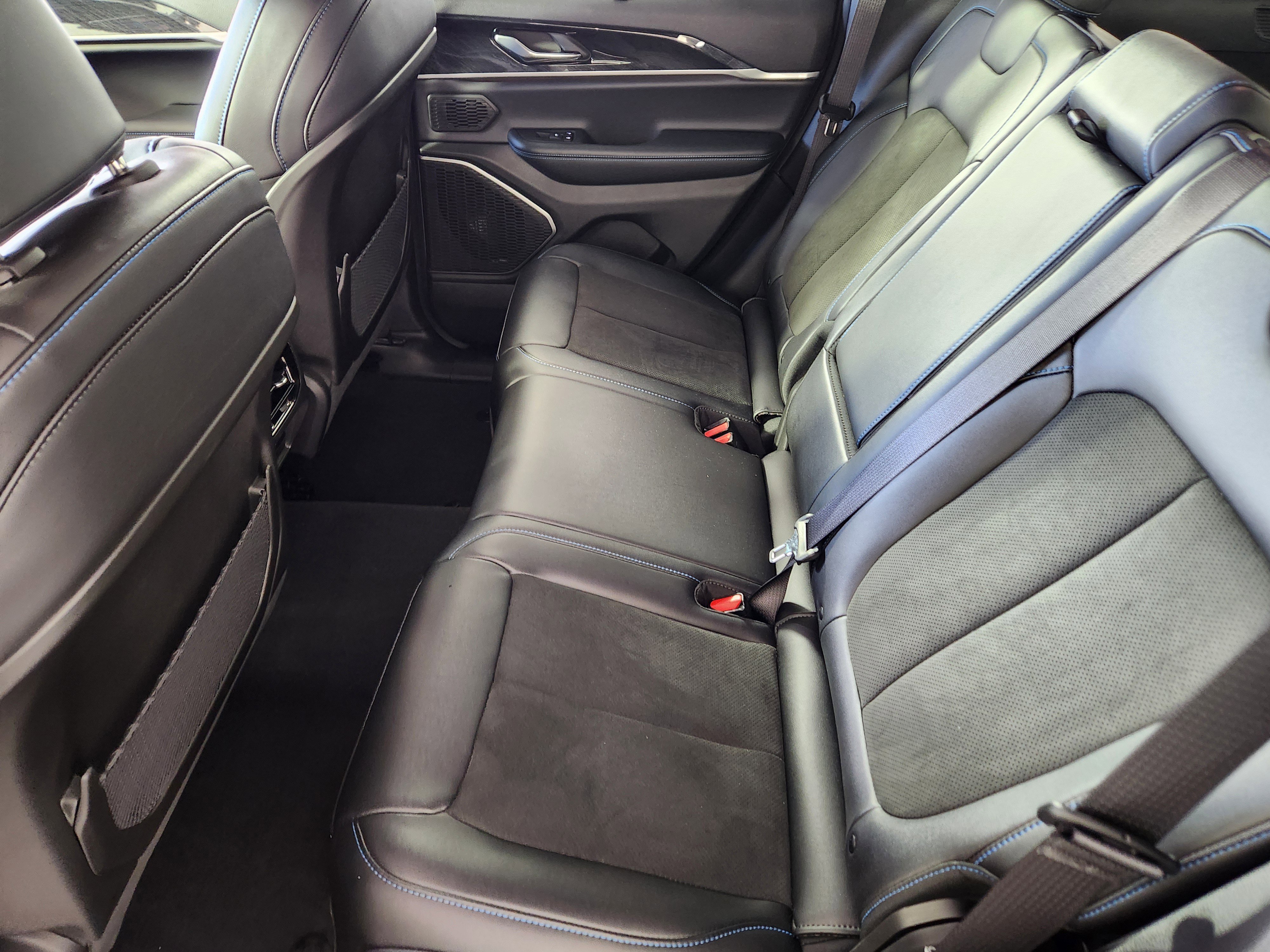 Used 2025 Jeep Grand Cherokee Trailhawk w/ Advanced Protech Group II image 14