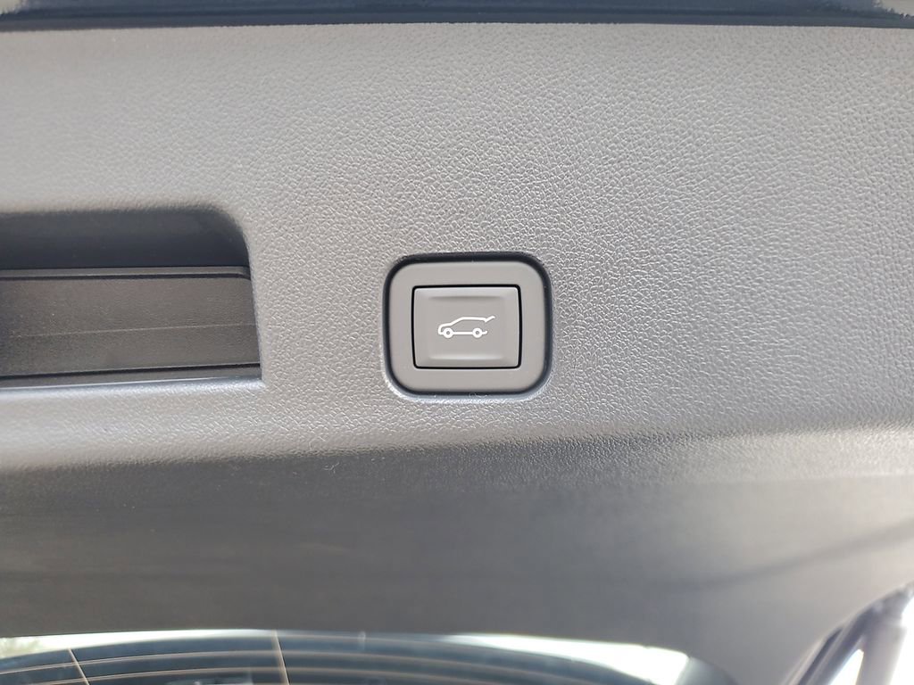 New 2026 Chevrolet Traverse Z71 w/ Driver Confidence Package image 8