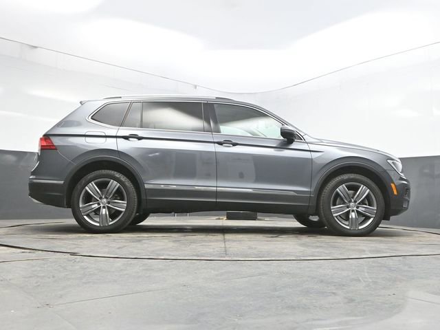 Used 2020 Volkswagen Tiguan SEL w/ 3rd Row Seat Package image 58