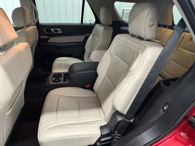 Used 2016 Ford Explorer Platinum image 16