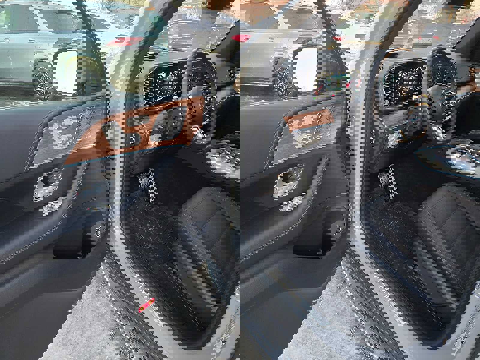 Used 2025 Mercedes-Benz GLS 580 4MATIC image 20